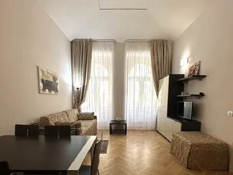 Pronájem bytu 2+kk, Praha - Nové Město, Hálkova, 45 m2