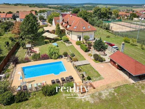 Prodej ubytování, Jevišovice, 1530 m2
