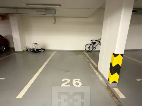 Pronájem garážového stání, Praha - Zličín, Sazovická, 15 m2