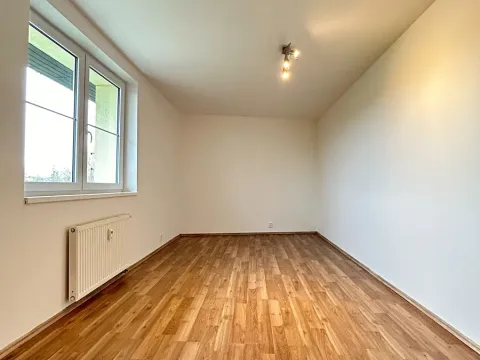 Pronájem bytu 1+1, Praha - Horní Počernice, Na nové silnici, 40 m2