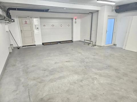 Pronájem garážového stání, Brno, Francouzská, 15 m2