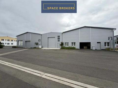 Pronájem skladu, Mělník, 690 m2