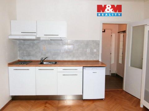 Pronájem bytu 1+kk, Plzeň - Jižní Předměstí, Čelakovského, 28 m2