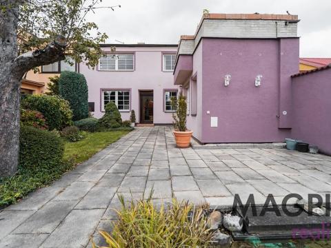 Prodej rodinného domu, Praha - Čakovice, Vyhlídkova, 243 m2