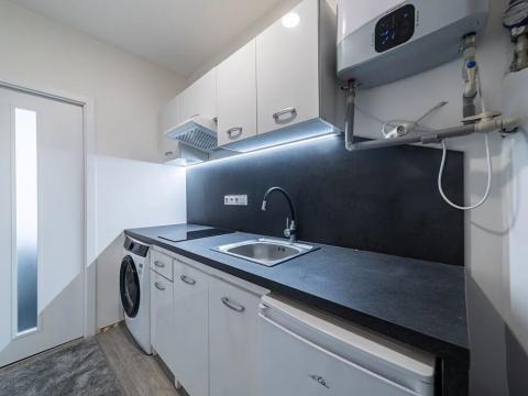 Prodej bytu 1+kk, Praha - Smíchov, Lidická, 21 m2