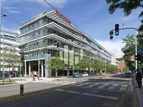 Pronájem kanceláře, Praha - Smíchov, Radlická, 576 m2