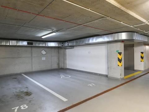 Pronájem garážového stání, Praha - Kamýk, U Kamýku, 20 m2