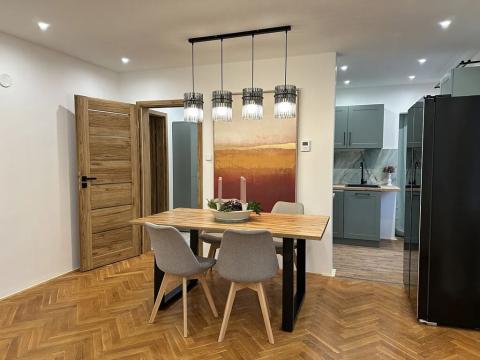 Pronájem bytu 4+1, Tanvald, U Stadionu, 78 m2