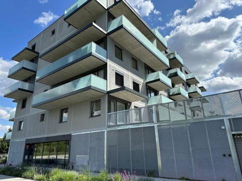 Pronájem garážového stání, Praha - Prosek, Čakovická, 10 m2