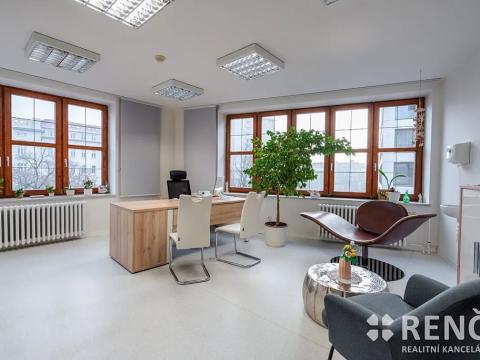 Pronájem kanceláře, Brno, Slovákova, 129 m2