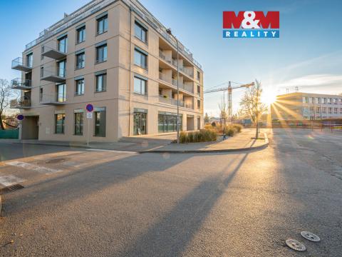 Pronájem garážového stání, Benešov, Dukelská, 14 m2