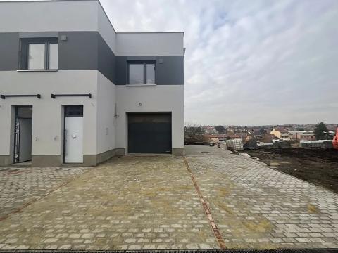 Prodej bytu 4+kk, Šlapanice, 102 m2