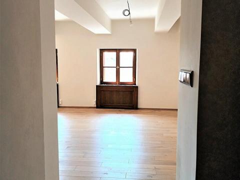 Pronájem bytu 2+1, Praha - Malá Strana, U lužického semináře, 74 m2