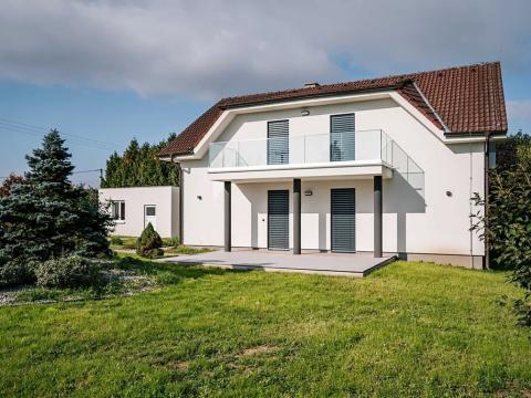 Prodej rodinného domu, Dolní Břežany, U Lesa, 150 m2