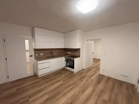Pronájem bytu 2+kk, Liberec, Jabloňová, 58 m2