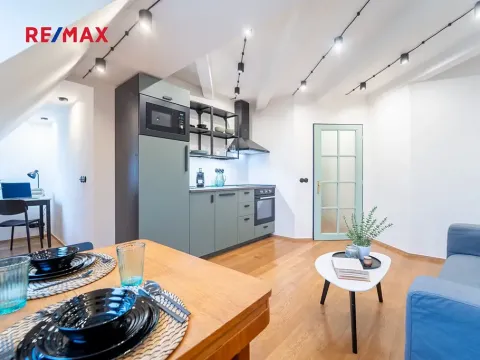 Prodej bytu 1+kk, Praha - Holešovice, Veverkova, 40 m2