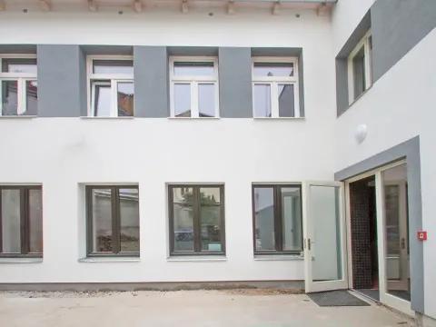 Pronájem bytu 1+kk, Hradec Králové, Šafaříkova, 31 m2