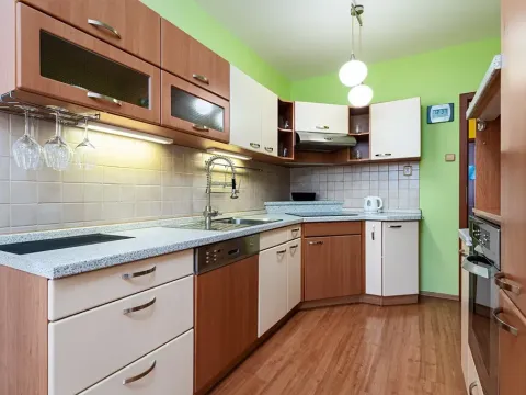 Prodej bytu 3+1, Praha, Na vrších, 76 m2