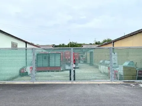 Pronájem pozemku, Praha - Horní Počernice, 382 m2