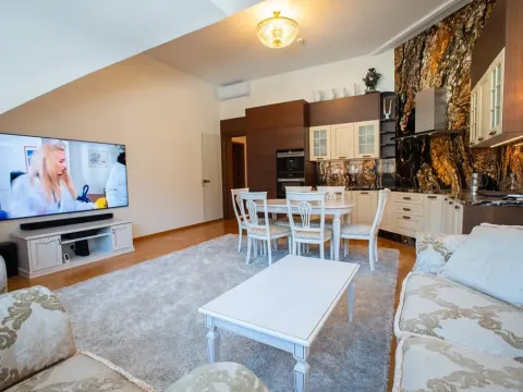 Prodej bytu 3+kk, Karlovy Vary, Divadelní náměstí, 137 m2