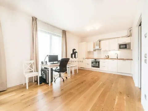 Pronájem bytu 1+kk, Praha - Libeň, Menclova, 36 m2