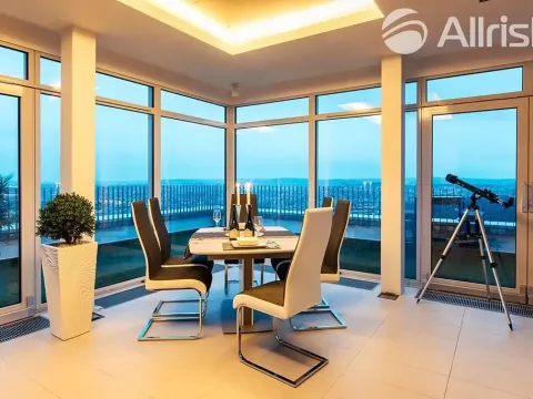 Pronájem atypického bytu, Brno, Majdalenky, 200 m2