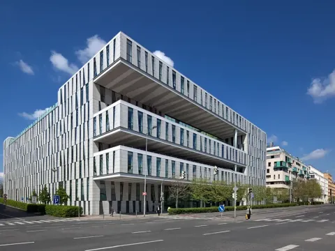 Pronájem kanceláře, Praha - Karlín, Karolinská, 440 m2