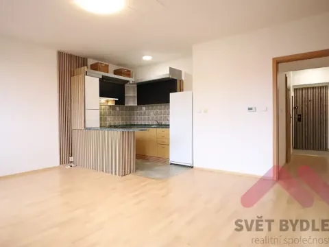 Pronájem bytu 1+kk, Jesenice, Mezi Domy, 36 m2