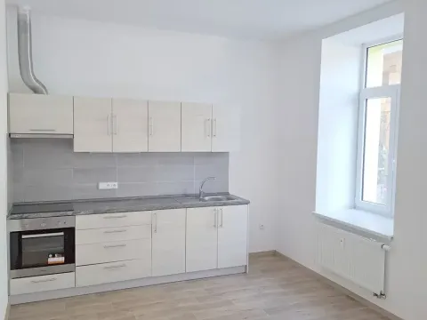Pronájem bytu 1+kk, Jihlava, Hálkova, 26 m2