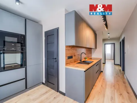 Prodej bytu 4+1, Tachov, Bělojarská, 74 m2