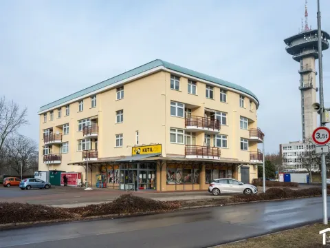 Pronájem bytu 2+kk, Pardubice - Zelené Předměstí, nábřeží Závodu míru, 57 m2