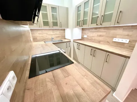 Pronájem bytu 3+1, Praha - Vinohrady, Vinohradská, 85 m2