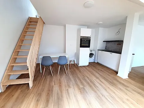 Pronájem bytu 2+kk, Praha - Karlín, Karlínské náměstí, 67 m2