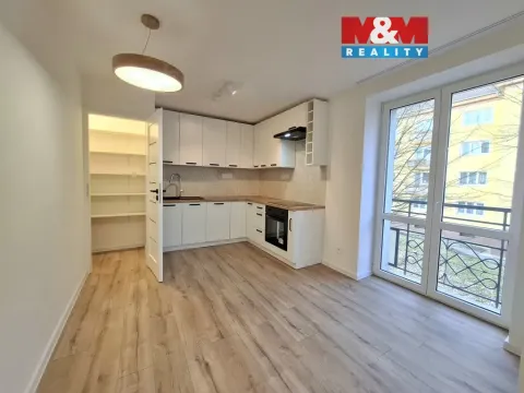 Prodej bytu 2+1, Ostrov, Luční, 71 m2