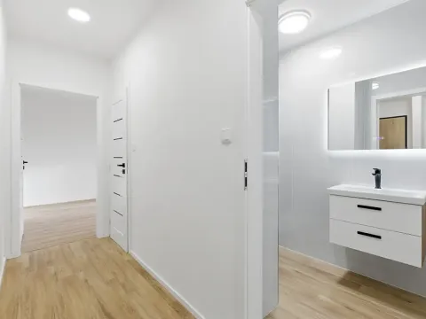 Pronájem bytu 2+kk, Karlovy Vary, Šmeralova, 48 m2