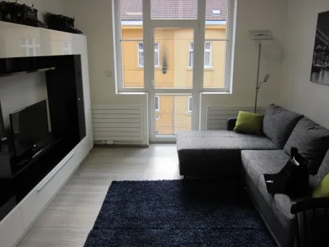 Pronájem bytu 2+kk, Praha - Vršovice, Na louži, 55 m2