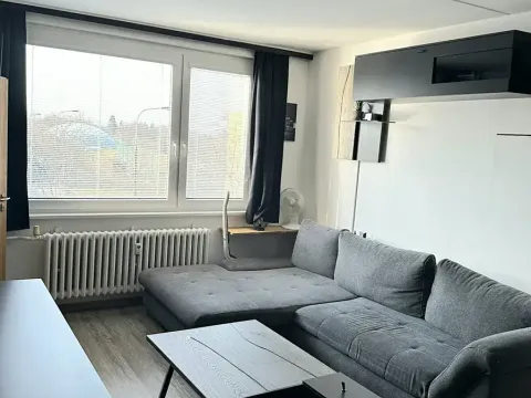 Pronájem bytu 2+1, Praha, Svídnická, 39 m2