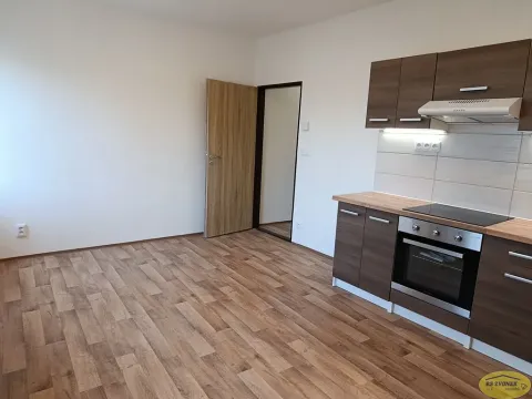 Pronájem bytu 2+kk, Hulín, nám. Míru, 49 m2
