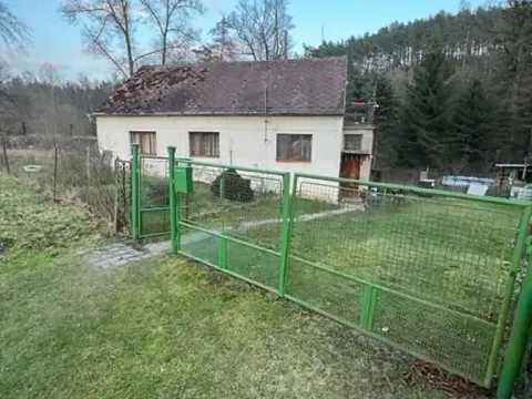 Prodej podílu vícegeneračního domu, Lužná, Čejkovka, 250 m2