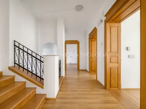 Prodej kanceláře, Mělník, Českolipská, 418 m2