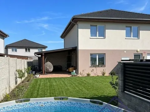 Prodej bytu 3+kk, Polerady, 79 m2