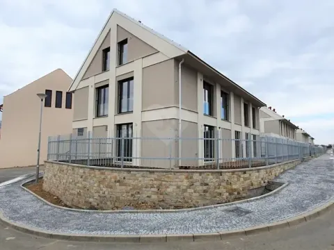 Pronájem bytu 2+kk, Praha - Královice, Ke Tvrzi, 117 m2