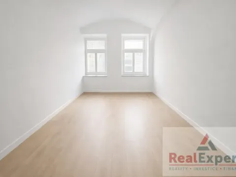 Pronájem bytu 1+kk, Praha - Vinohrady, Máchova, 35 m2