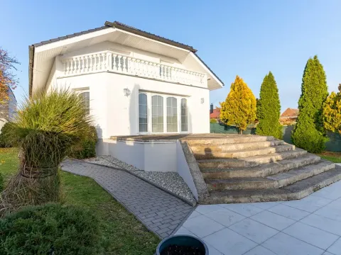 Prodej vily, Kostelec na Hané, 200 m2