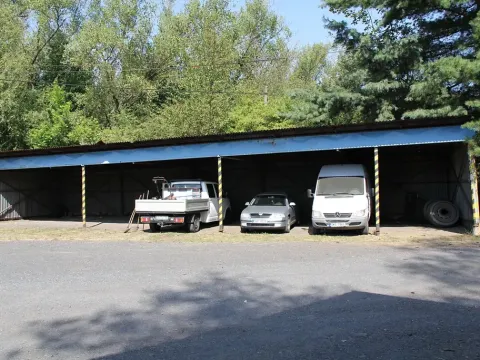 Pronájem garážového stání, Karlovy Vary, Jáchymovská, 30 m2