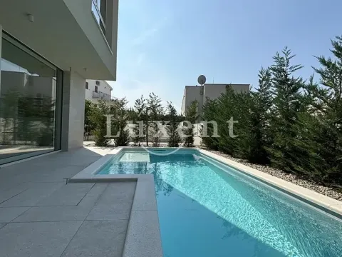 Prodej vily, Trogir, Chorvatsko, 200 m2