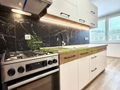 Pronájem bytu 3+1, Vsetín, Ohrada, 72 m2