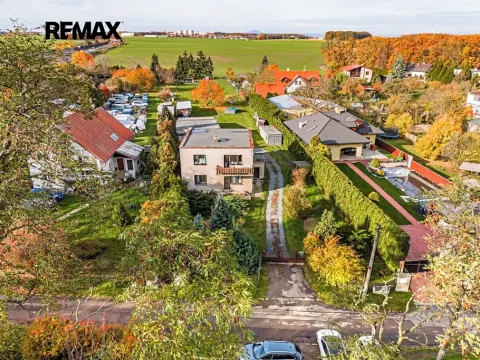 Prodej rodinného domu, Panenské Břežany, K dálnici, 202 m2