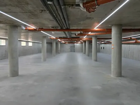 Pronájem skladu, Praha - Hlubočepy, K Barrandovu, 365 m2