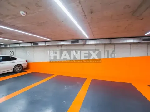 Pronájem garážového stání, Praha - Nové Město, Ostrovní, 12 m2